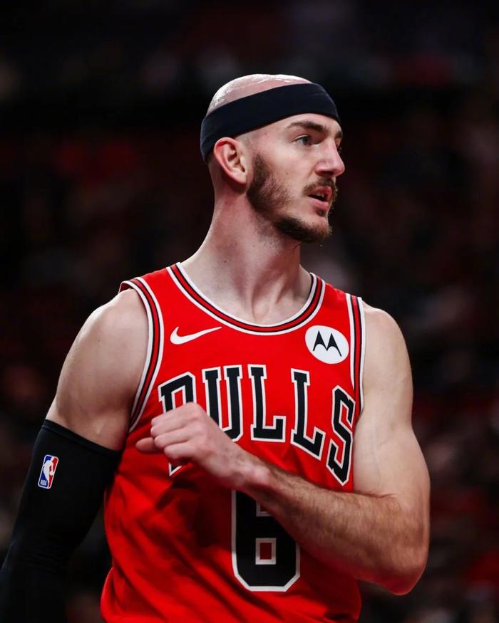 PG在线网站-火药味浓，球场上的对抗愈发激烈