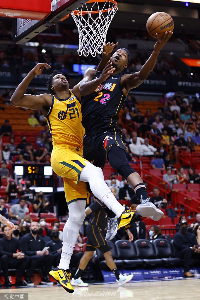 PG电子游戏-爵士主场力克热火,米切尔爆发拿到40分
