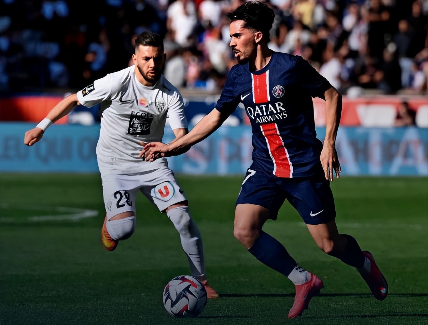 PG中国官网-巴黎圣日耳曼大胜巴萨,内马尔破门助球队胜利