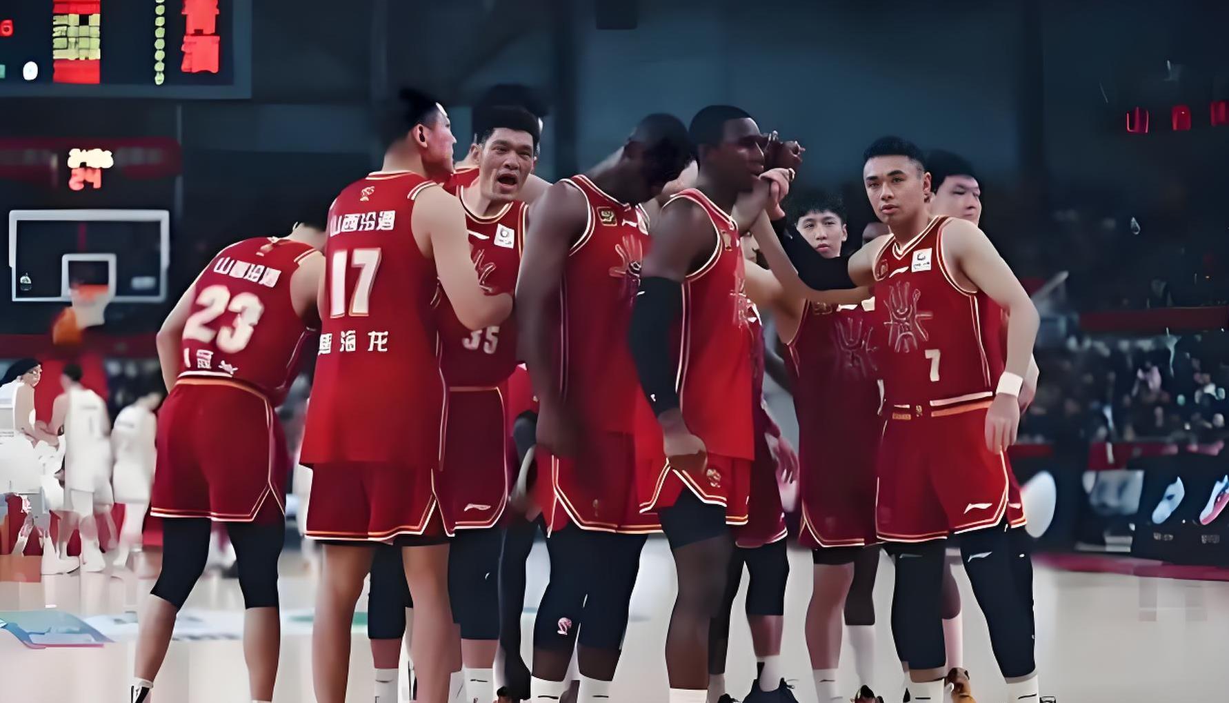 PG电子试玩官网-篮球赛场风云变幻，劲敌相继被逆转